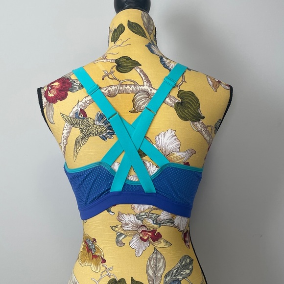 Victoria’s Secret VSX Sport Dual Support Sports Bra Size 36C - Picture 4 of 12